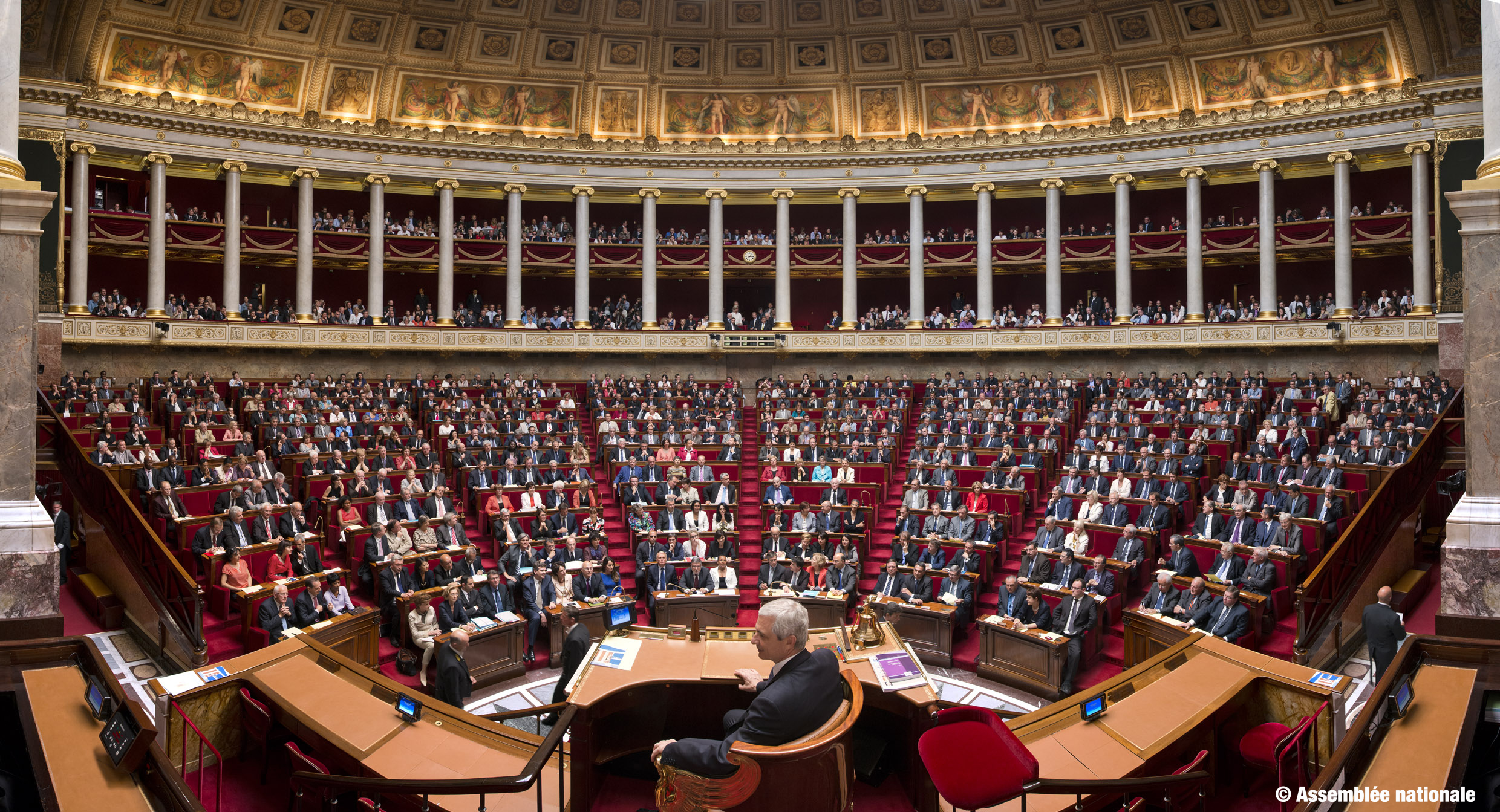 hemicycle-pano